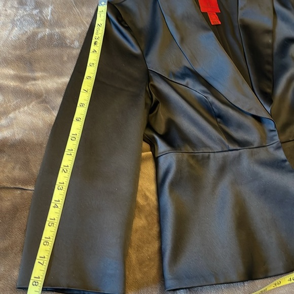JS COLLECTIONS | Cropped Satin Blazer - sz 8 - Picture 16 of 16